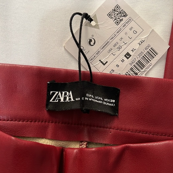NWT Zara Red Faux Leather Leggings Front Zip Hem - Picture 6 of 9